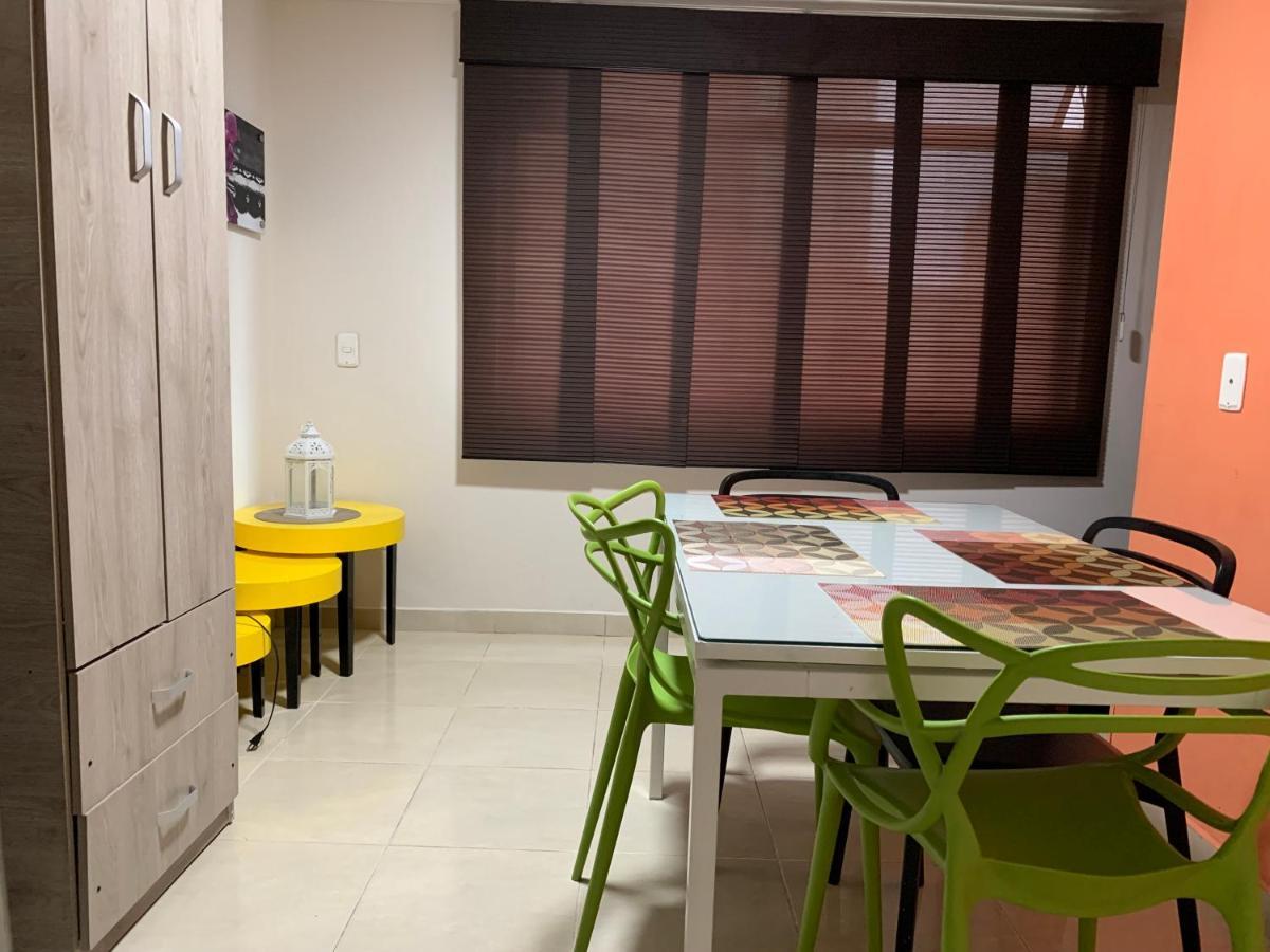 Apartamentos Laureles De La 70 Medellín Exterior foto